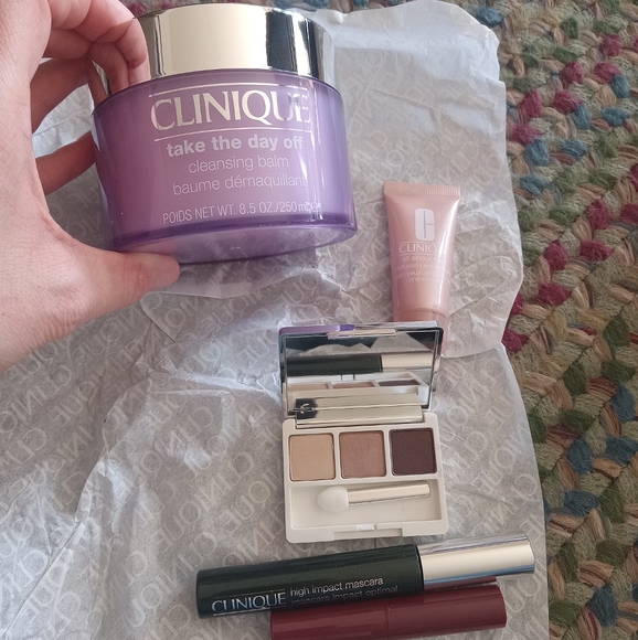 Clinique Other - BEAUTIFUL  CLINIQUE New in Box Best of Gift Set. All Full Size Products.